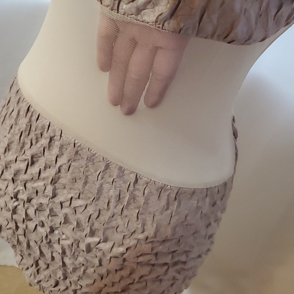 Dress - Picture 5 of 6